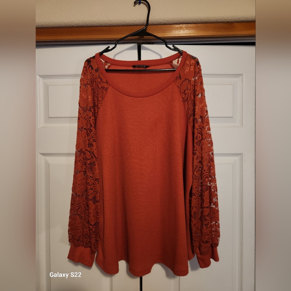 BloomChic Terracotta Textured Top